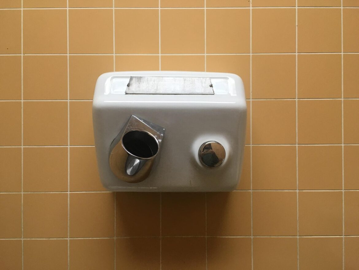 7 Reasons That Support the Use of Electric Hand Dryers